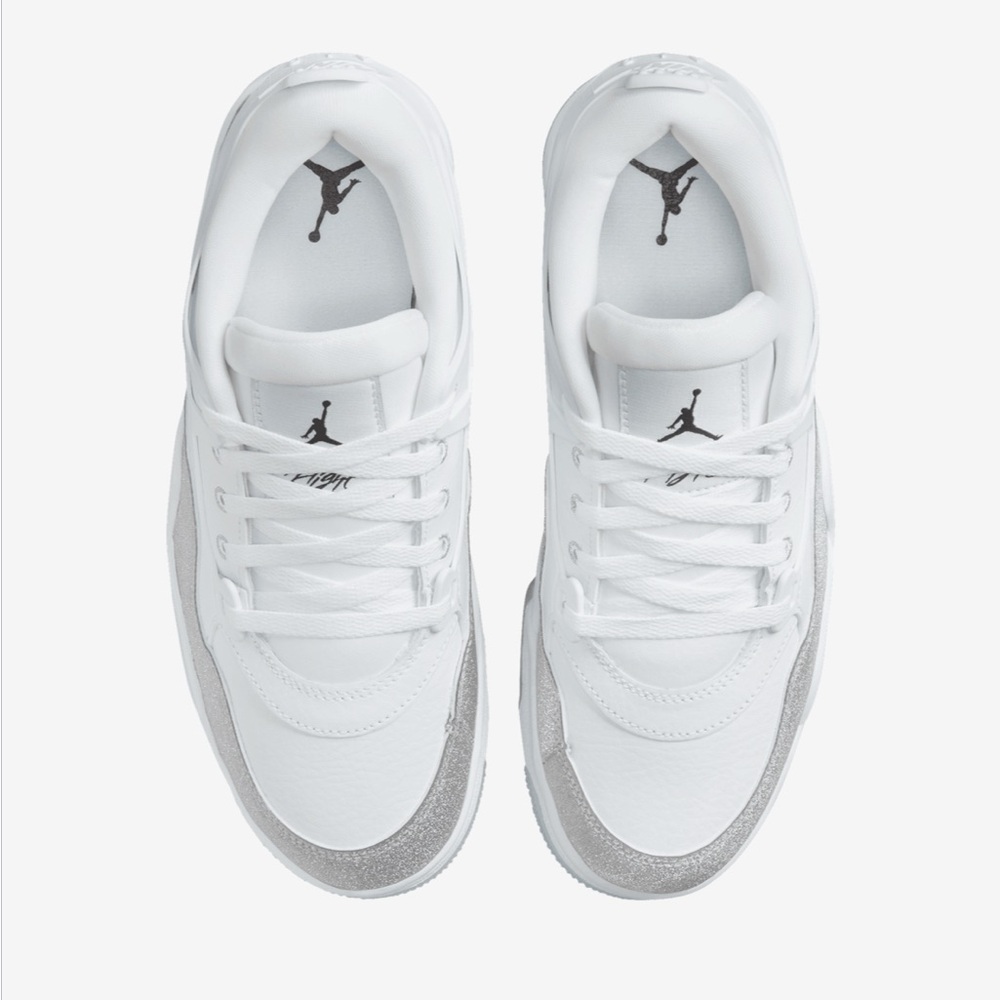 🎉HP🎉NIKE Jordan Air Jordan 4 RM CN Women